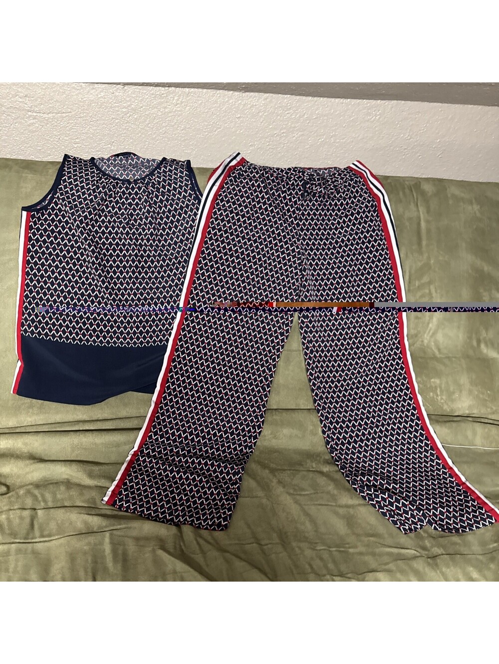 Tommy Hilfiger Outfit Set Women’s M Shirt/ Size 8 pants